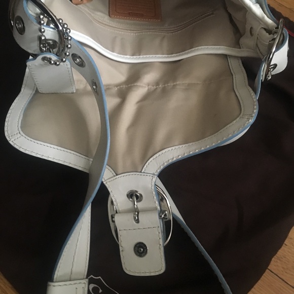 Signature blue and white leather Coach Soho bleaker flap duffel - Picture 4 of 5